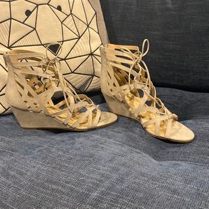 Brand new size 9 wedge lace up heel